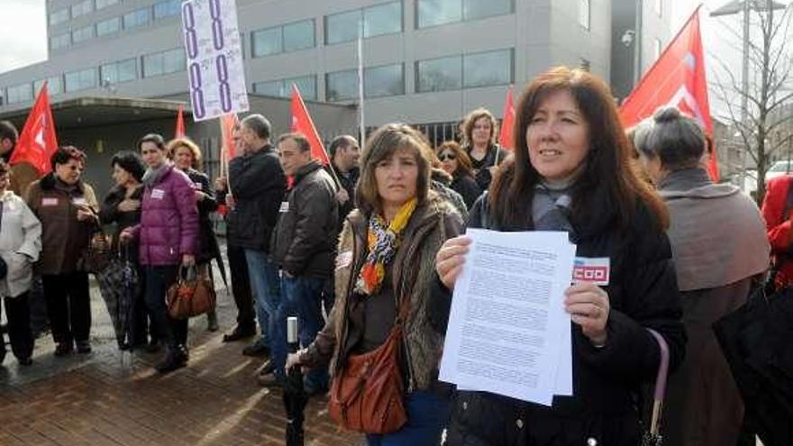 Entrega de premios de redacción sobre las abuelas en Poio.  // G.S.