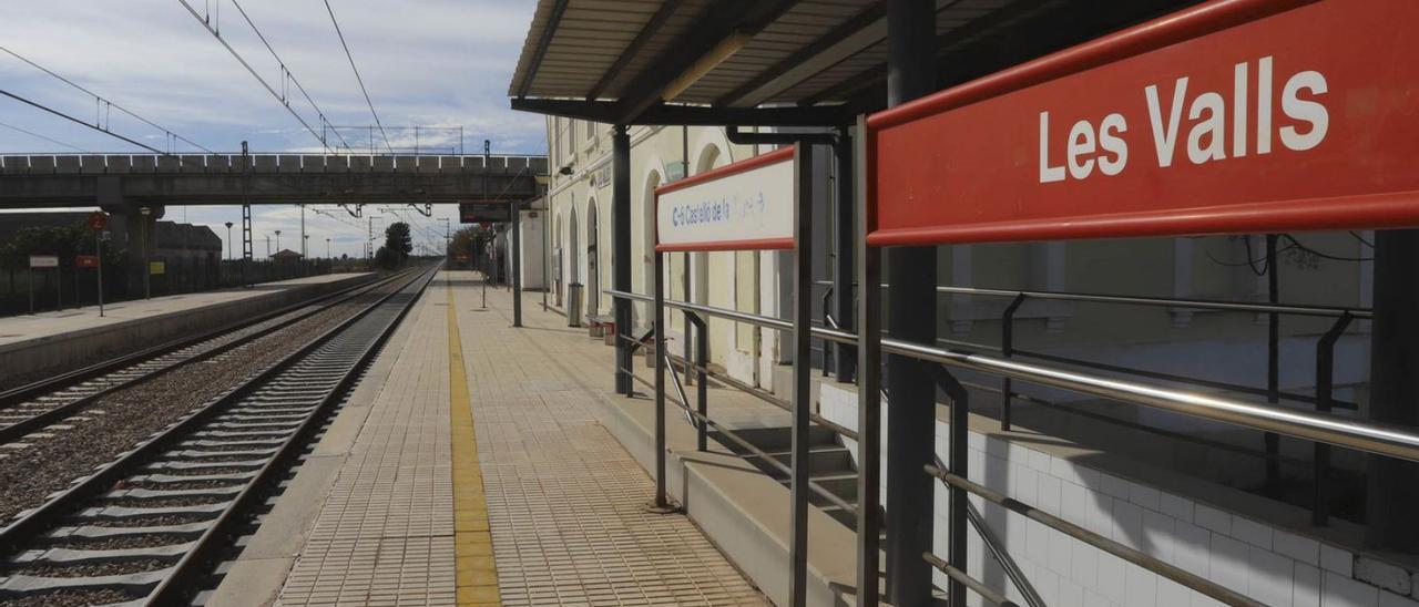 Vista de la estación de tren de les Valls.  | TORTAJADA