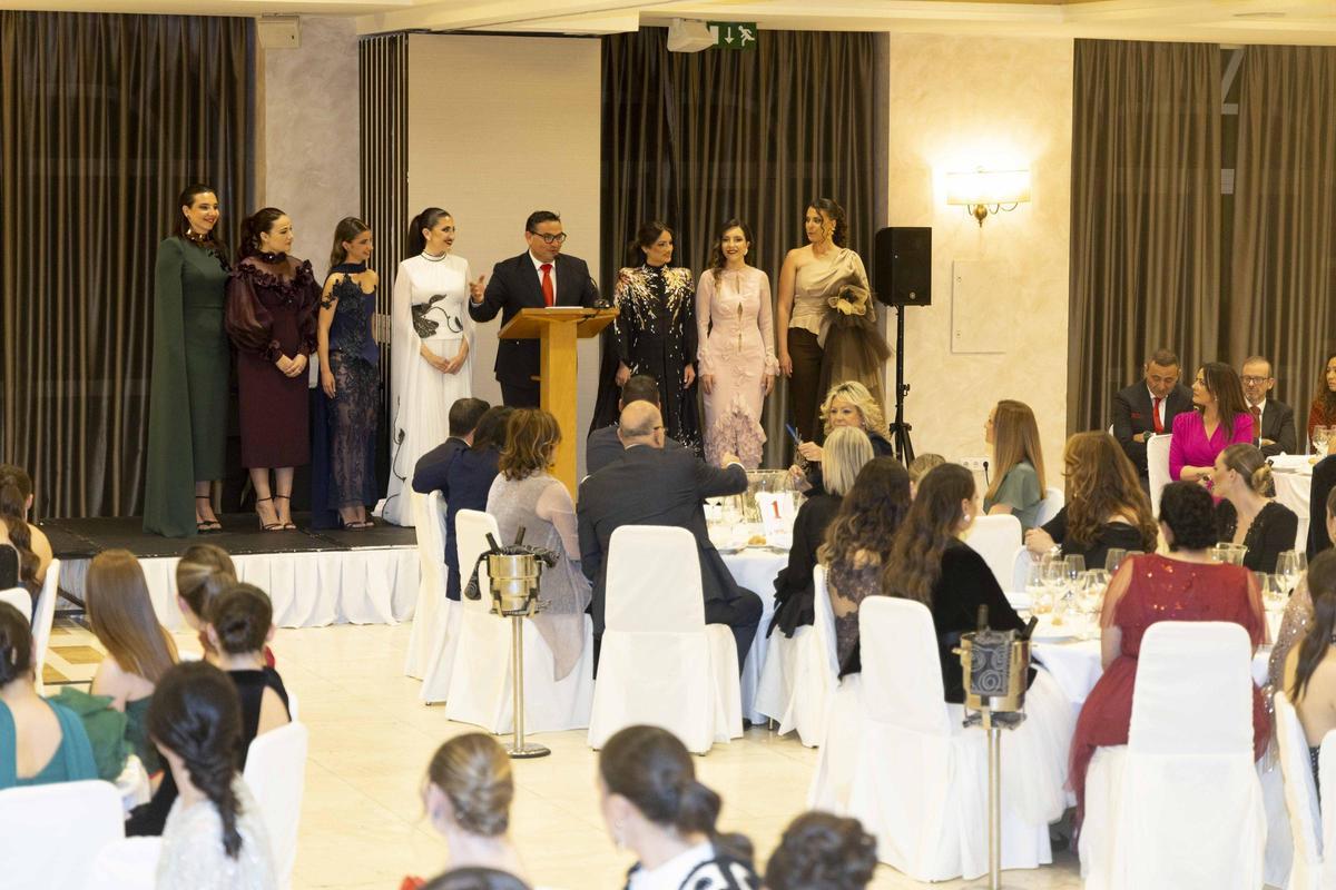 Cena de gala en las convivencias de las candidatas a Bellea del Foc Cena de gala en las convivencias de las candidatas a Bellea del Foc