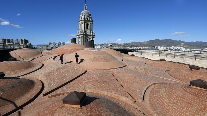 La Fundación Unicaja contribuirá con 1,5 millones de euros al proyecto del nuevo tejado de la Catedral de Málaga