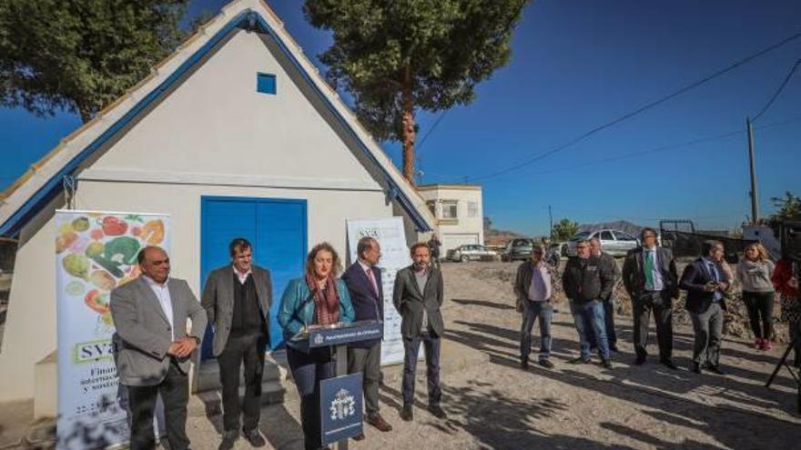 Para la presentación de la tercera edición del SYA se buscó una barraca tradicional junto a campos plantados.