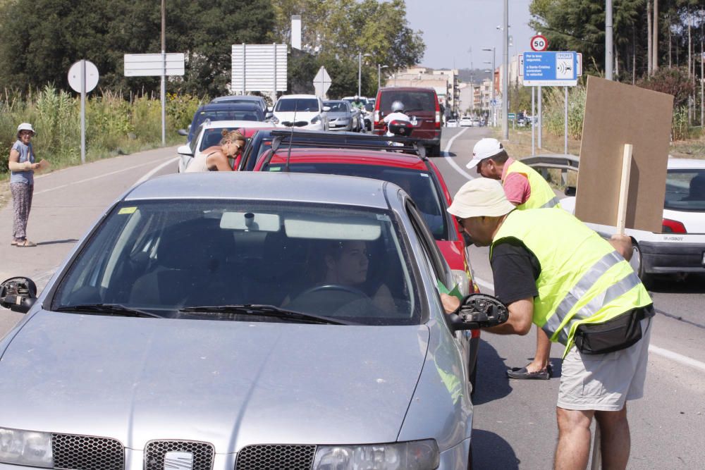 Mobilització contra la granja de pollastres a Solius