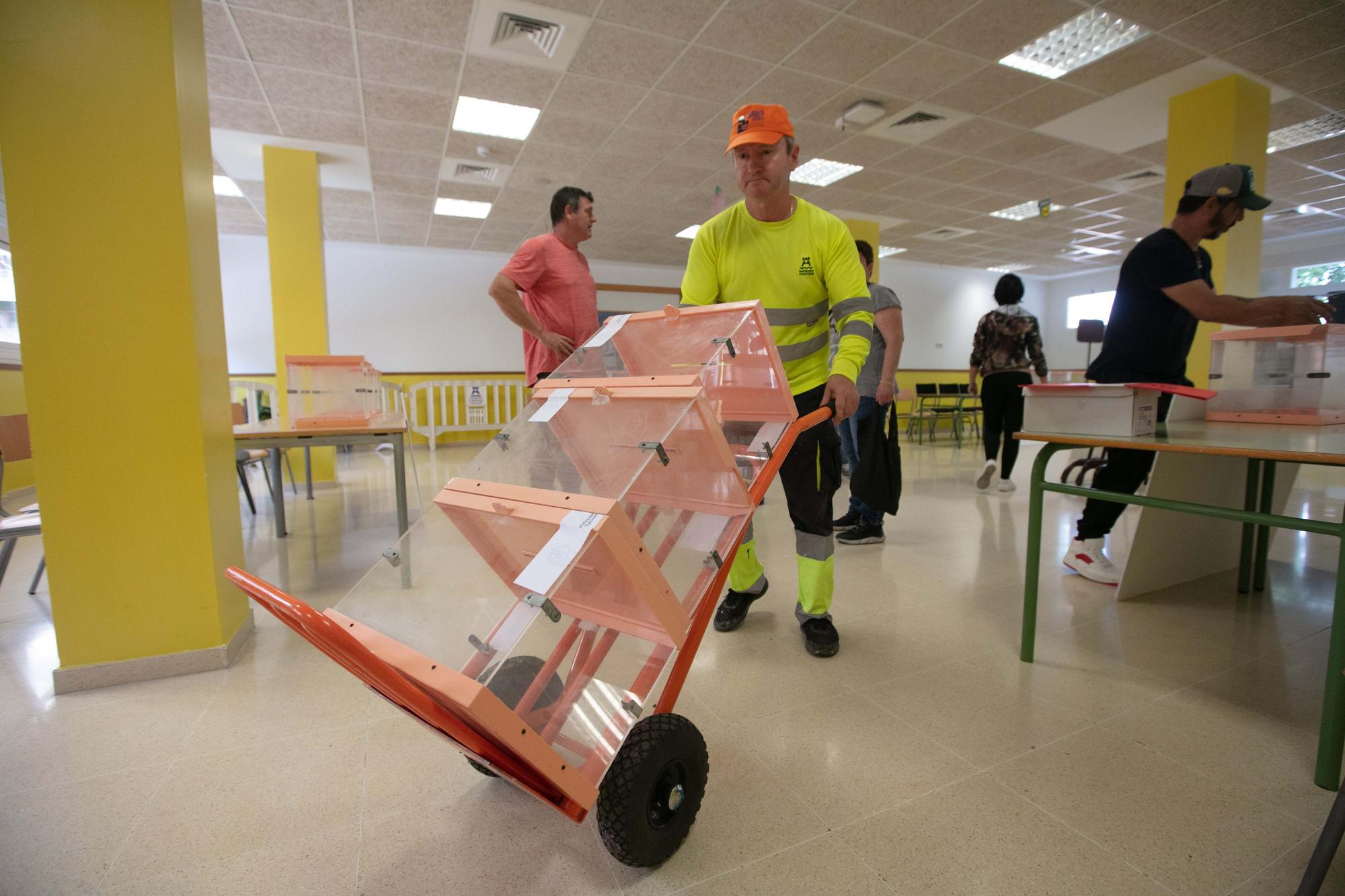 Galería de imágenes de los preparativos para las elecciones del 28M