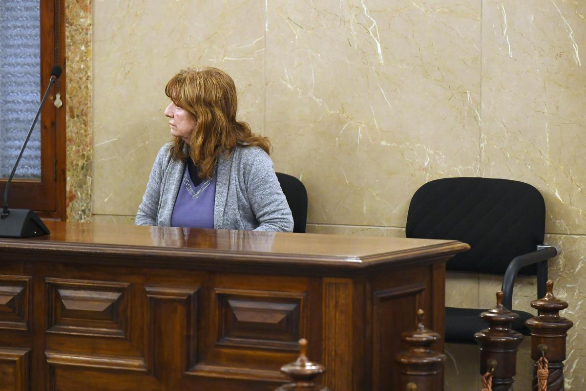 La mujer acusada de causar el incendio en el que murió un hombre, durante el juicio