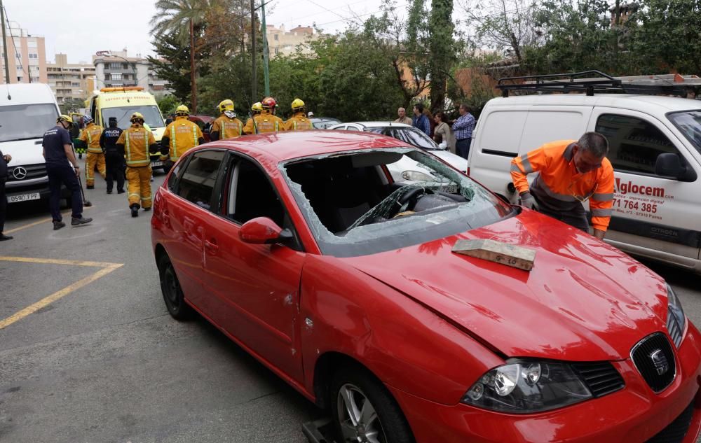 Coche volcado