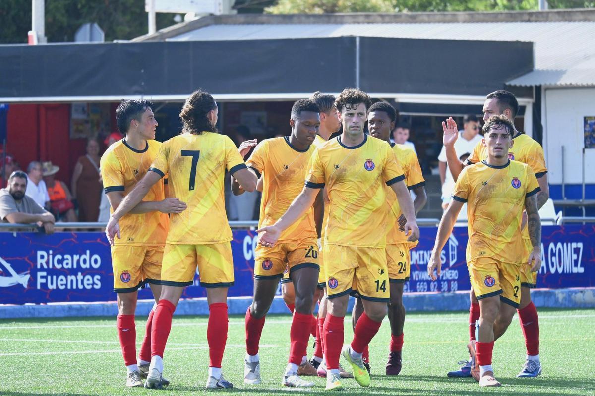 La Deportiva Minera celebra uno de los goles al Eldense B