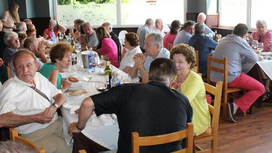 El Centro Asturiano de Madrid se cita en Lugones