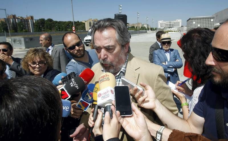 Fotogalería: Inauguración de la escultura en la Plaza El Periódico de Aragón