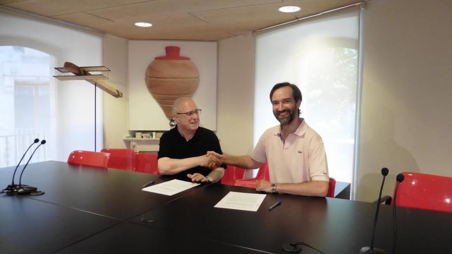 Lluís de Anguera i Josep Maria Joan han signat el conveni.