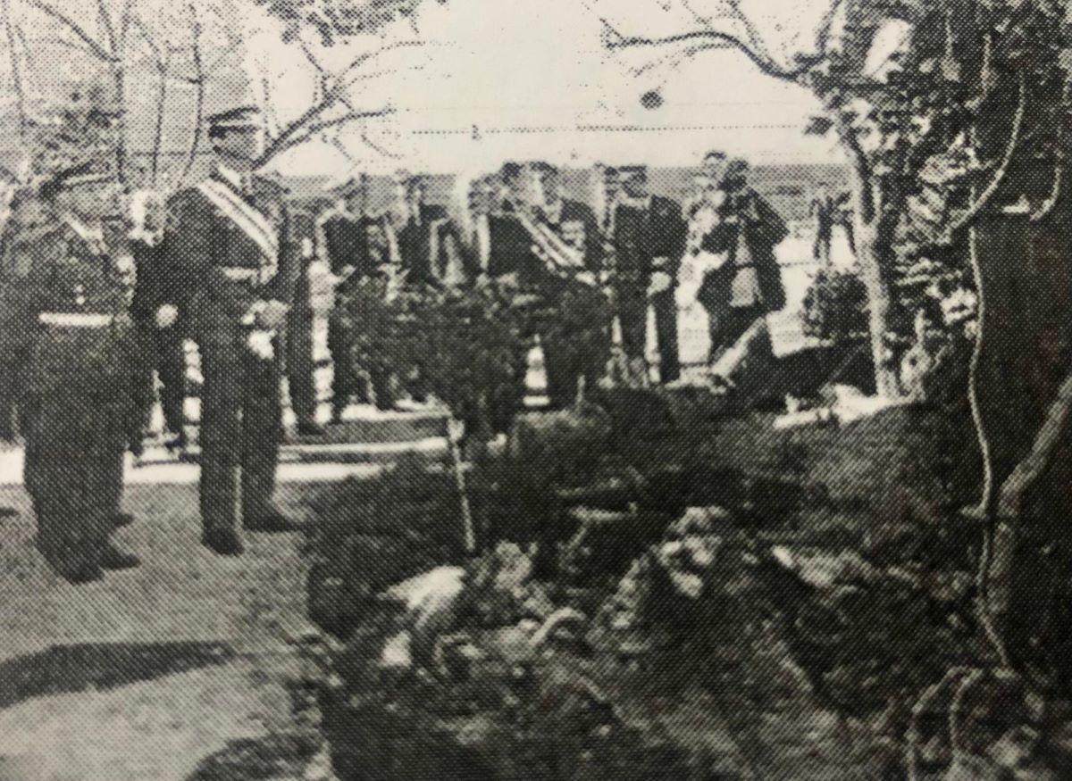 Visita al belén y posterior canto del villancico.