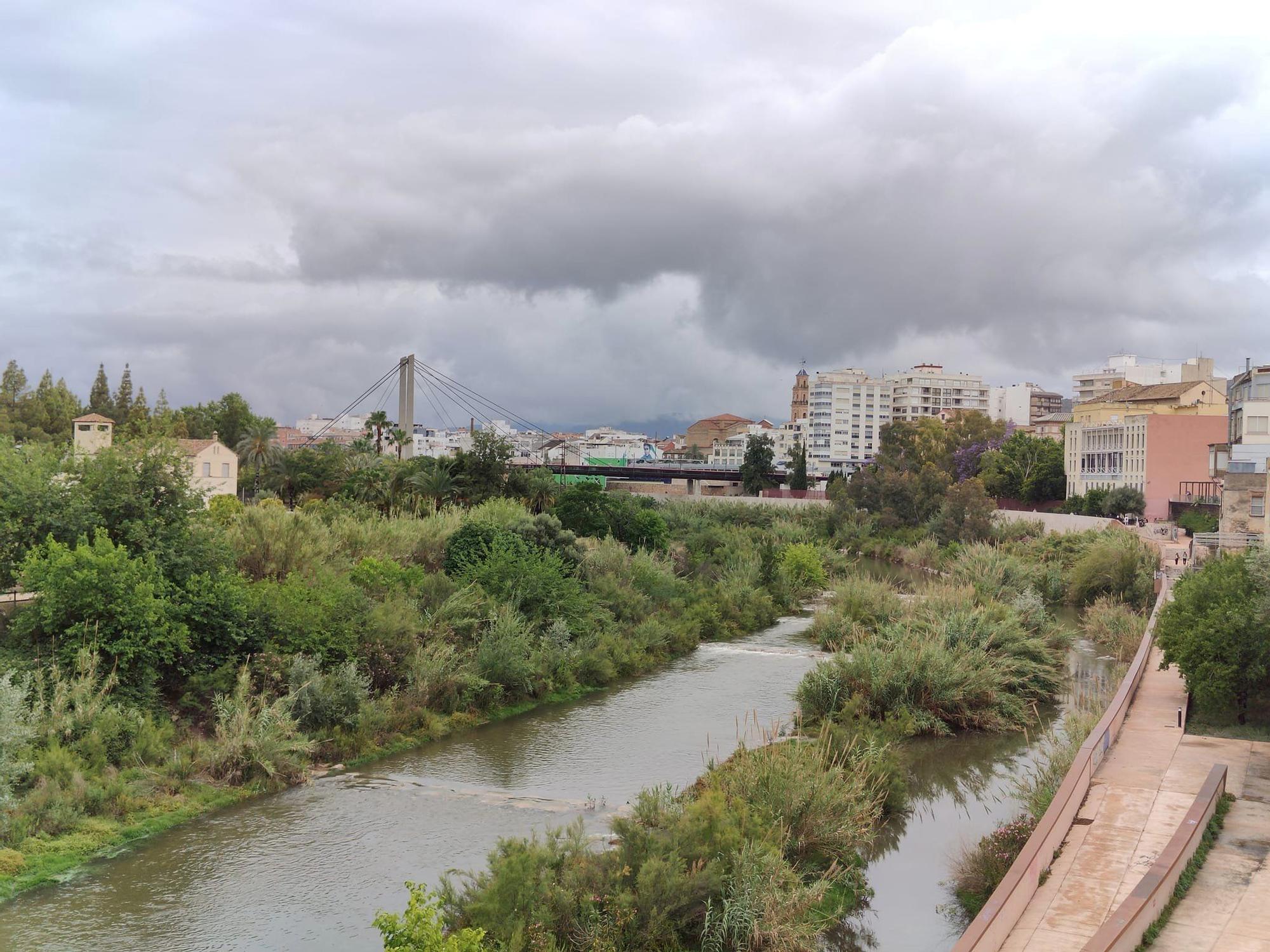 Así baja el río Serpis en Gandia tras las intensas lluvias