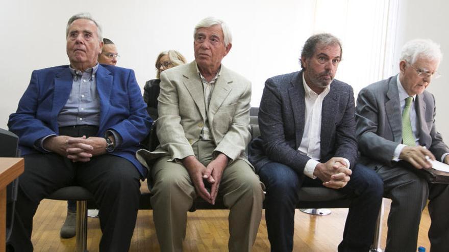 Luis Díaz Alperi, Antonio Solana, Javier Palacio y Antonio Moreno durante el juicio.