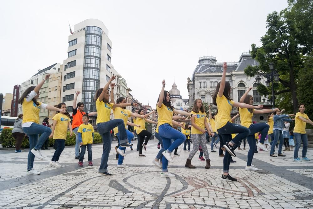 Flashmob para apoyar a la Asociación Galbán