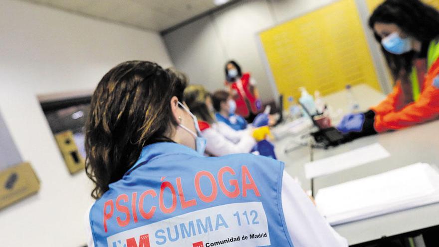 Equipo de intervención psicológica del Summa en el hospital de campaña de Ifema