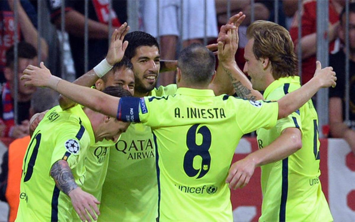 Los jugadores azulgranas celebrando un gol de Neymar
