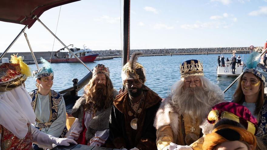 Los Reyes Magos desembarcan en el Puerto Deportivo de Benalmádena