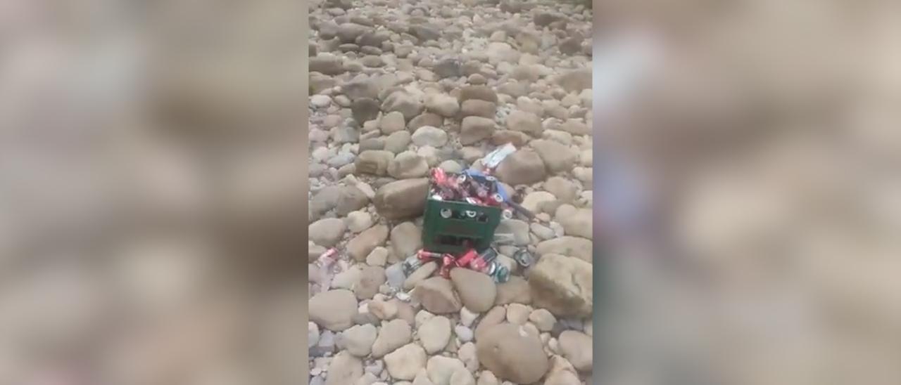 Mascarillas, botellas o chanclas: así es el vídeo que denuncia la acumulación de basura en el Sella