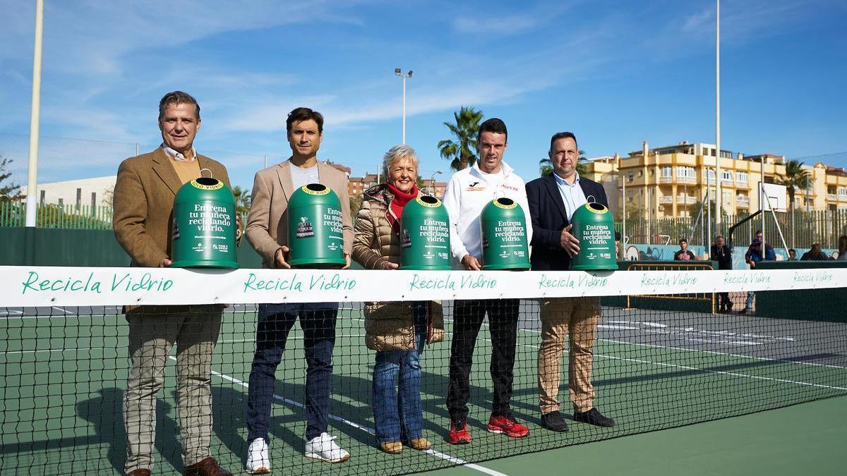 David Ferrer y Roberto Bautista, en la presentación de la pista de vidrio reciclado en Málaga