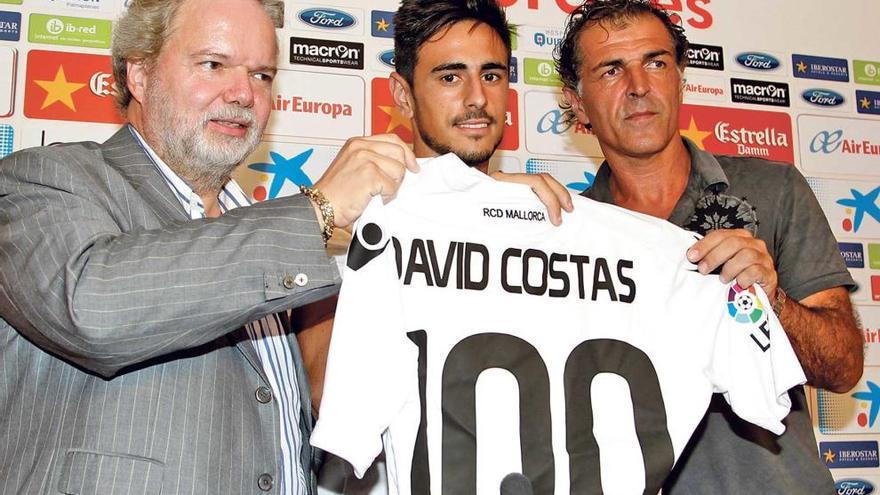 David Costas, flanqueado por Claassen y Nadal ayer durante su presentación.