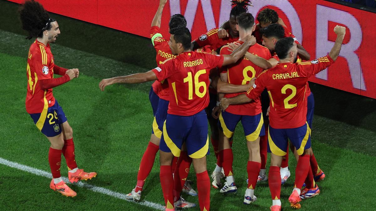 Los jugadores celebran uno de los goles