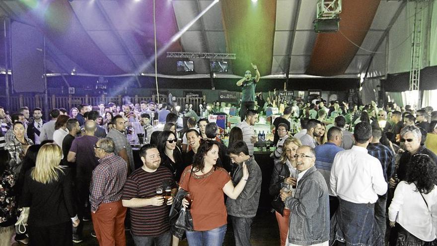 Una pelea en la feria de Cáceres termina con un ingresado por una patada en la cabeza