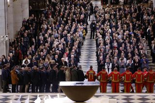 Francia reinaugura Notre Dame en plena crisis política, directo: reacciones y última hora