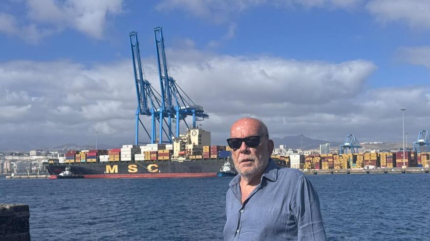 Juan Pérez y 40 años de historias del Puerto de Las Palmas: del barco partido en dos al salto de los megabuques