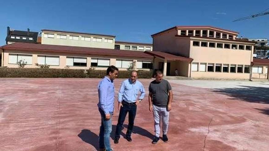 Acodicionan por completo el patio del colegio de Rodeiro