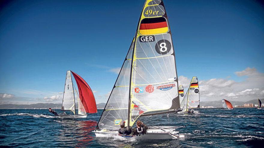 Plößel und Schmidt hängen sich beim Training in der Bucht von Palma ordentlich rein.