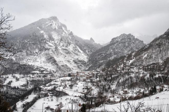 El paisaje en Dobres es invernal y hermoso