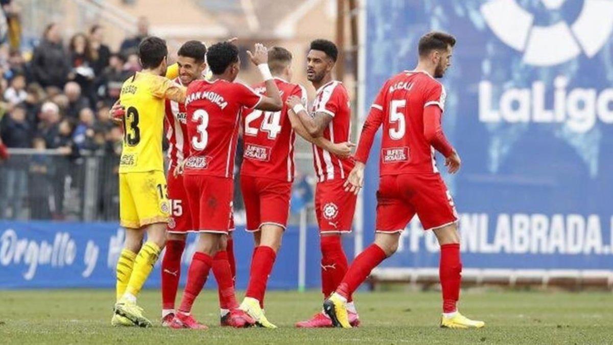 Los futbolistas del Girona dan un paso al frente en esta situación delicada