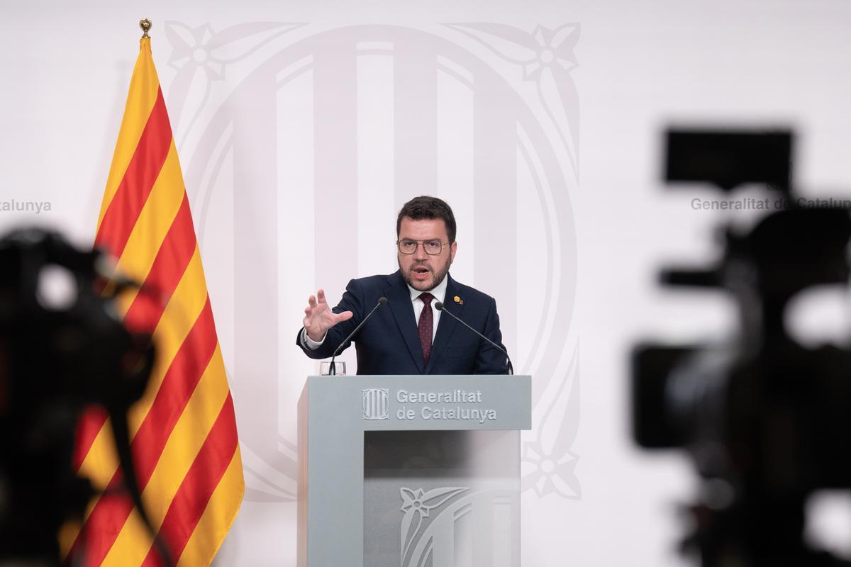 Pere Aragones, Ministerpräsident von Katalonien, spricht während einer Pressekonferenz im Palau de la Generalitat.