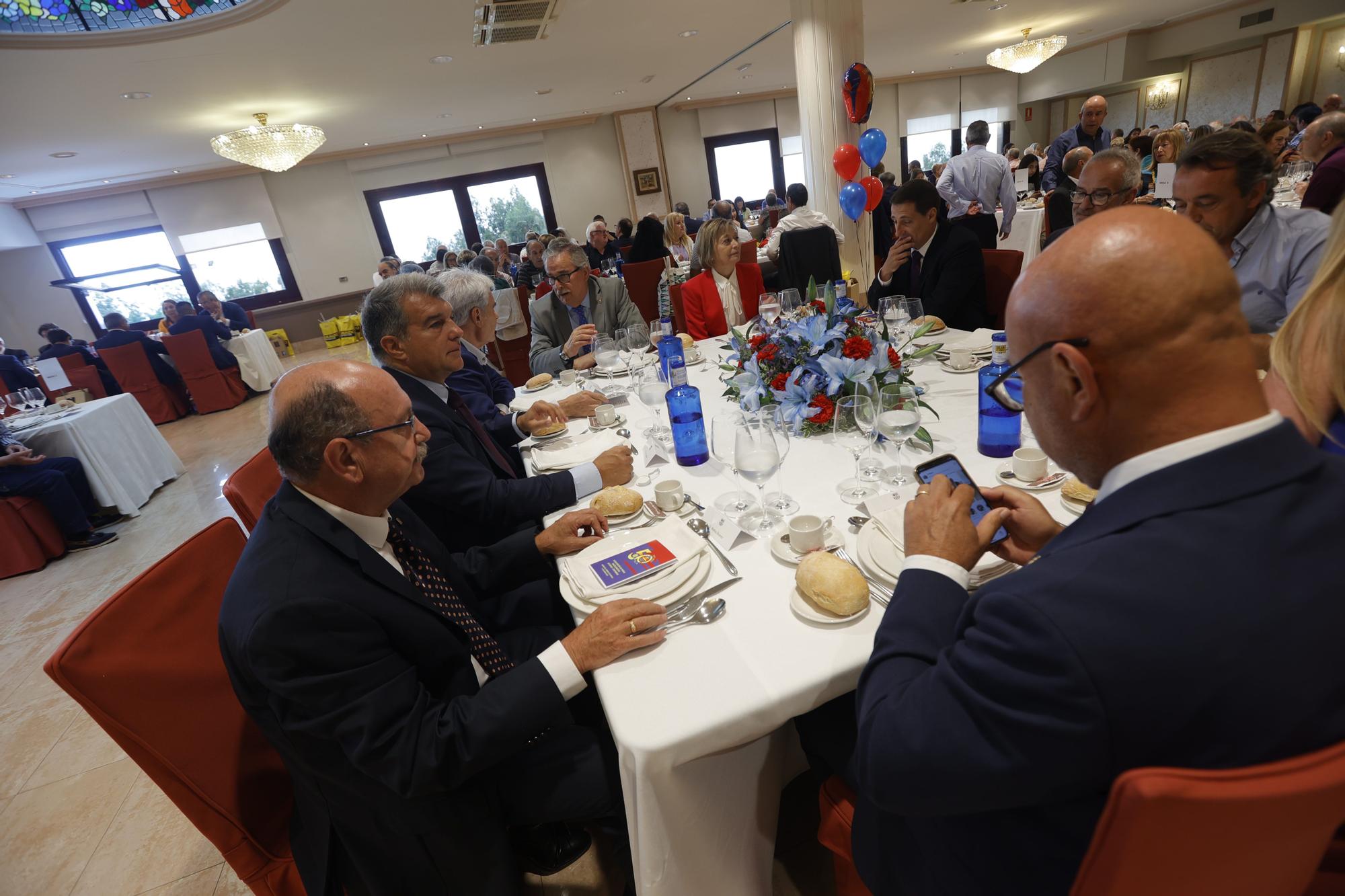 EN IMÁGENES: Joan Laporta celebra el 50 aniversario de la Peña Barcelonista Julio Alberto en Mieres