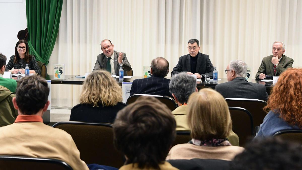 Presentación do libro do profesor Miguel Ángel Santos Rego.
