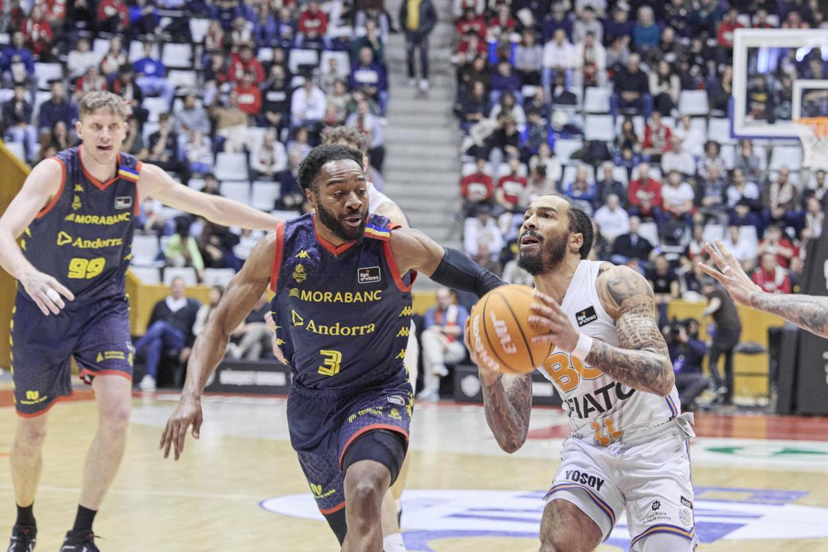 Livingston en una acció del Girona-Andorra de diumenge