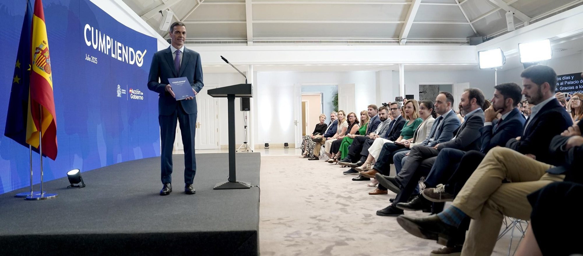 Pedro Sánchez, presidente del Gobierno, comparece en Moncloa.