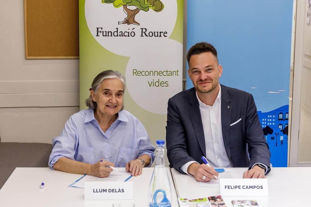 Llum Delàs, presidenta de la Fundació Roure, y Felipe Campos, consejero delegado de Aigües de Barcelona