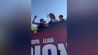 Lo que no se vio del la rúa del Barça: del trompazo de Araujo al 'Ramos' de Balde