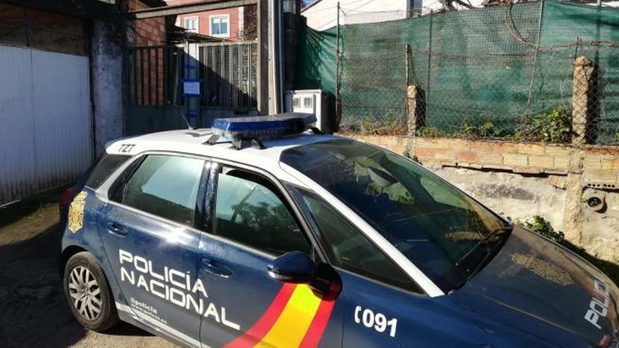 Muerte violenta en Vigo | Entre el estupor y la sospecha, la reacción de los vecinos del octogenario asesinado en Sárdoma