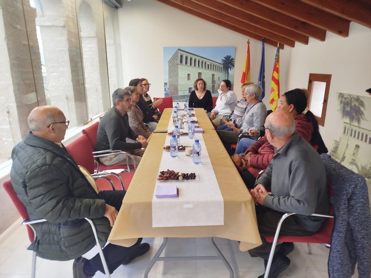 Reunió del projecte “Ser dona al sud” en l’ajuntament de Novetlè