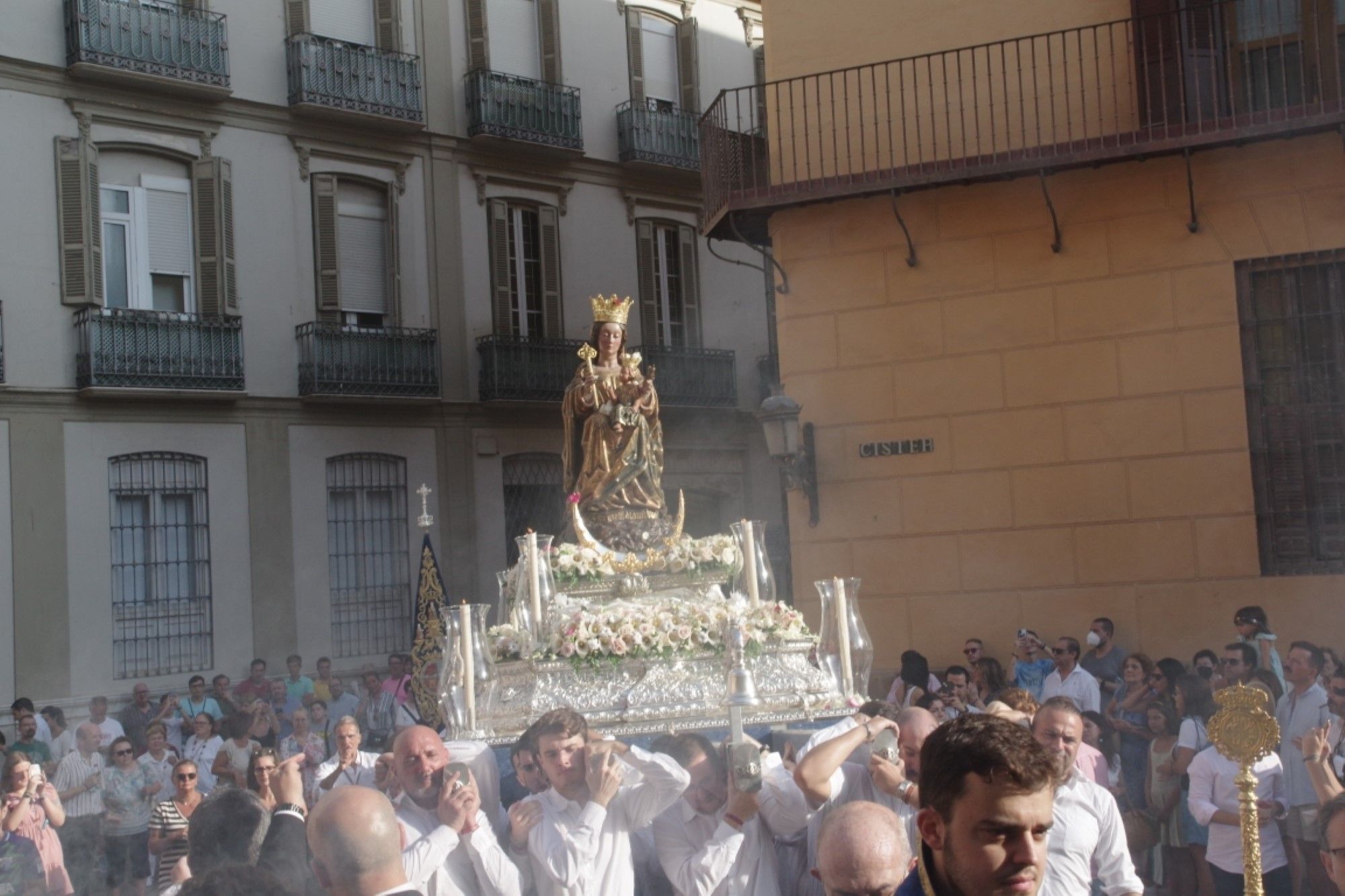 Rosario de la aurora de la Virgen de la Victoria hasta la Catedral de Málaga