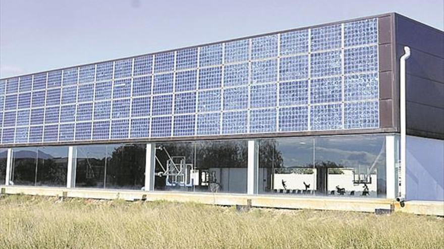 Moncofa activa las placas solares del polideportivo y ahorrará 7.000 €