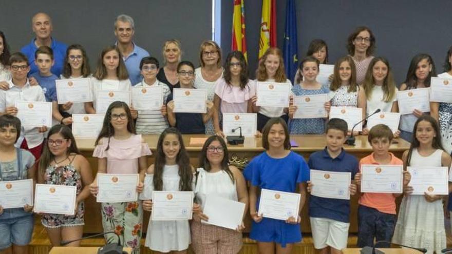 Reconocimiento a 27 alumnos y alumnas de 6º de Primaria