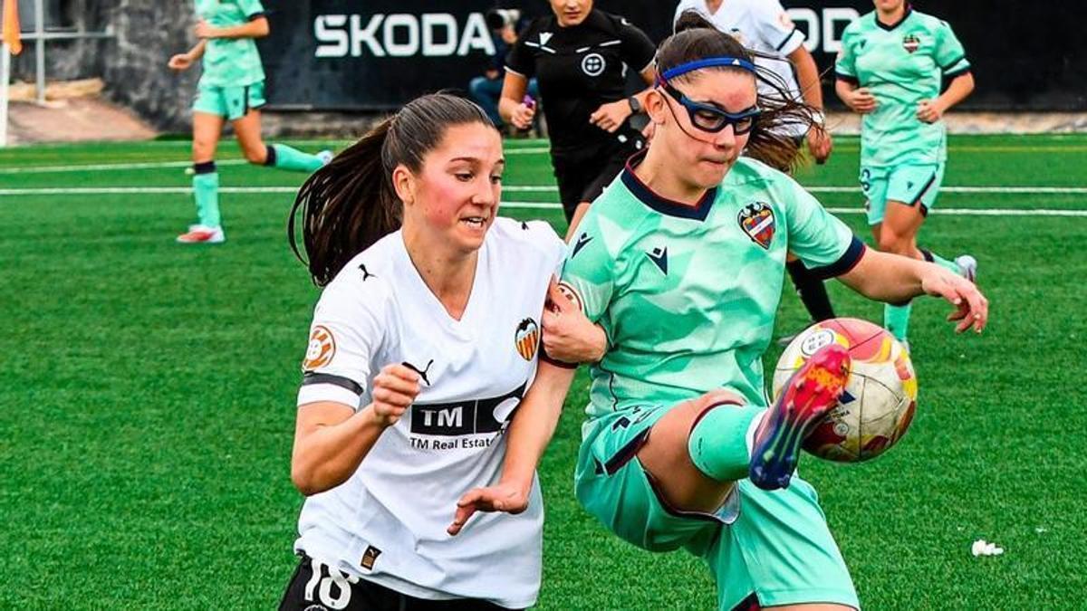 Cristina García en el partido contra el Valencia CF 'B'