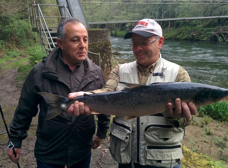 Primer día de la temporada de pesca del salmón. Campanu 2016