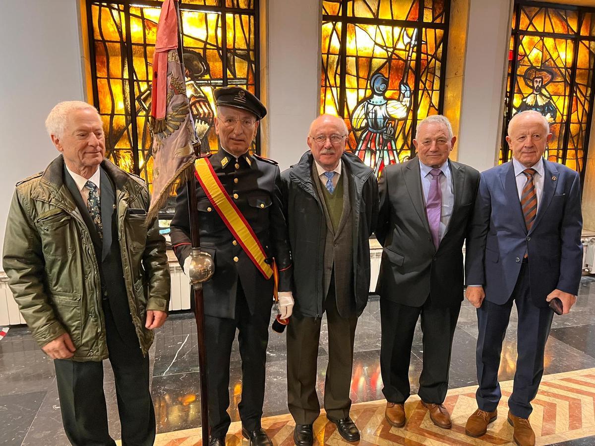 José Flórez, Antonio Cuestas, José Antonio Mongil, Secundino Arias y José Antonio Álvarez, en la Delegación.