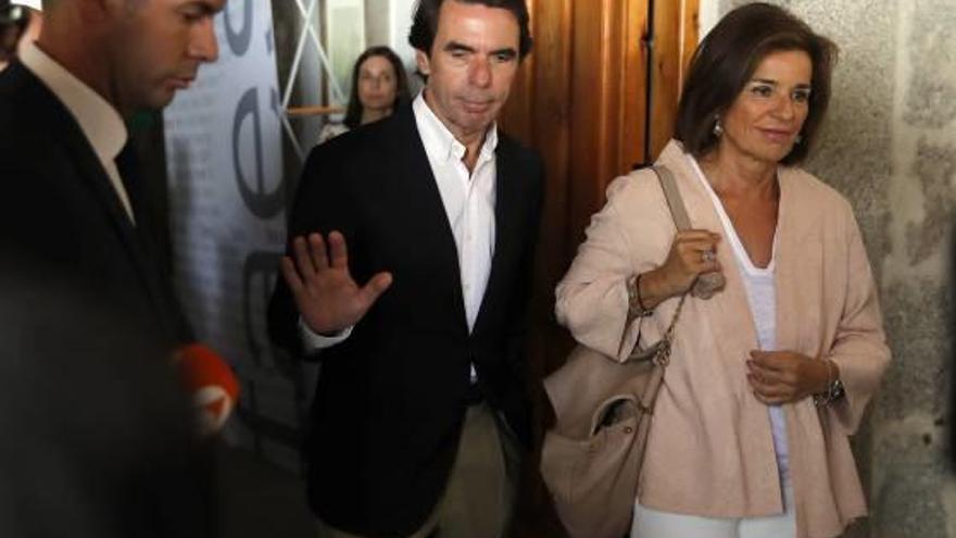 Aznar, ahir, amb Ana Botella en una conferència de la Fundación Faes.