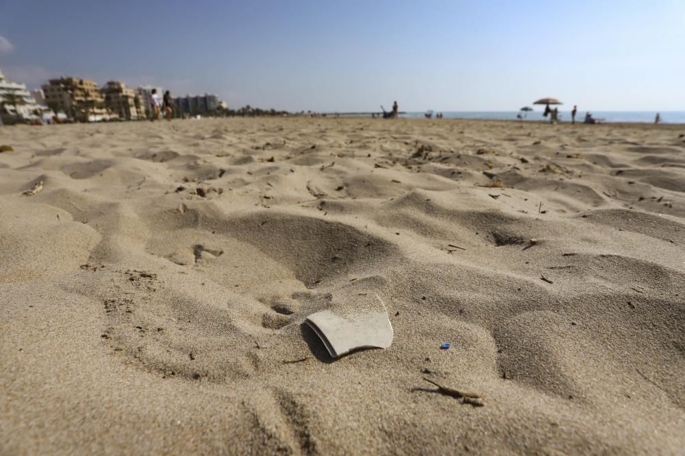 Aumentan las críticas por el estado de la playa del Port de Sagunt