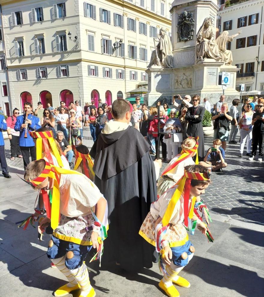 Los Moretons de Manacor ya están en Roma para danzar ante el Papa Francisco