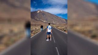 El popular streamer TheGregf lo flipa en Tenerife: "Ayer a 20 grados y hoy el Teide nevado"